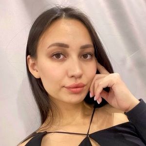 Meet your Posher, Elia